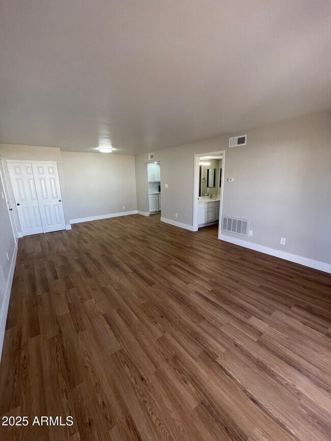 Photo - 8500 E Indian School Rd Unidad 248