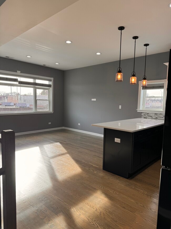 Photo - 5938 W Montrose Ave Unit 1