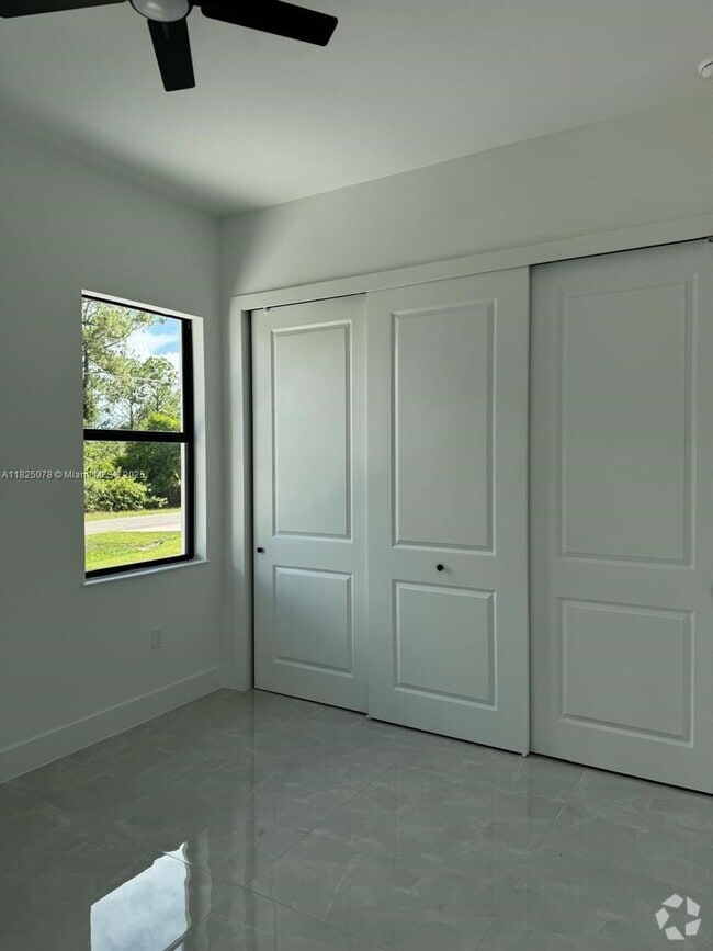 Building Photo - 2807 Leeland Heights Blvd Unit A Rental