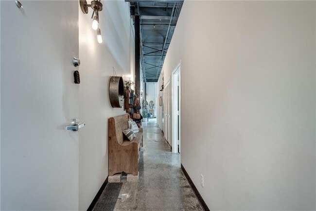 Photo - 5200 Peachtree Rd Unidad 1101