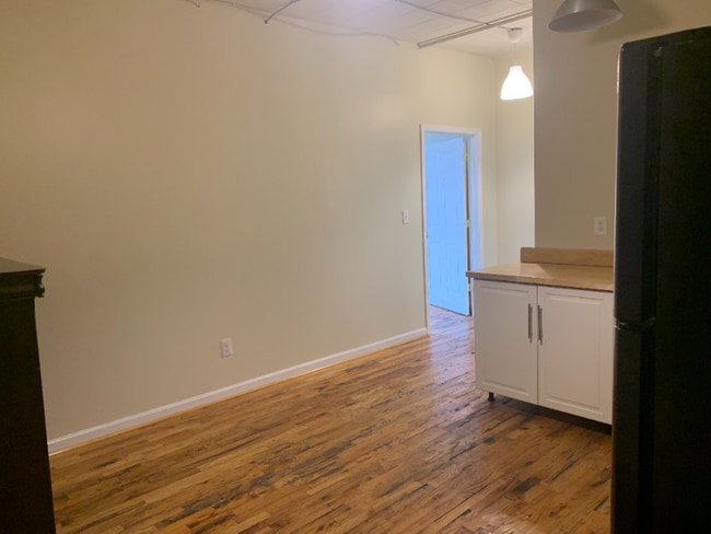 Photo - 1415 Kemper St