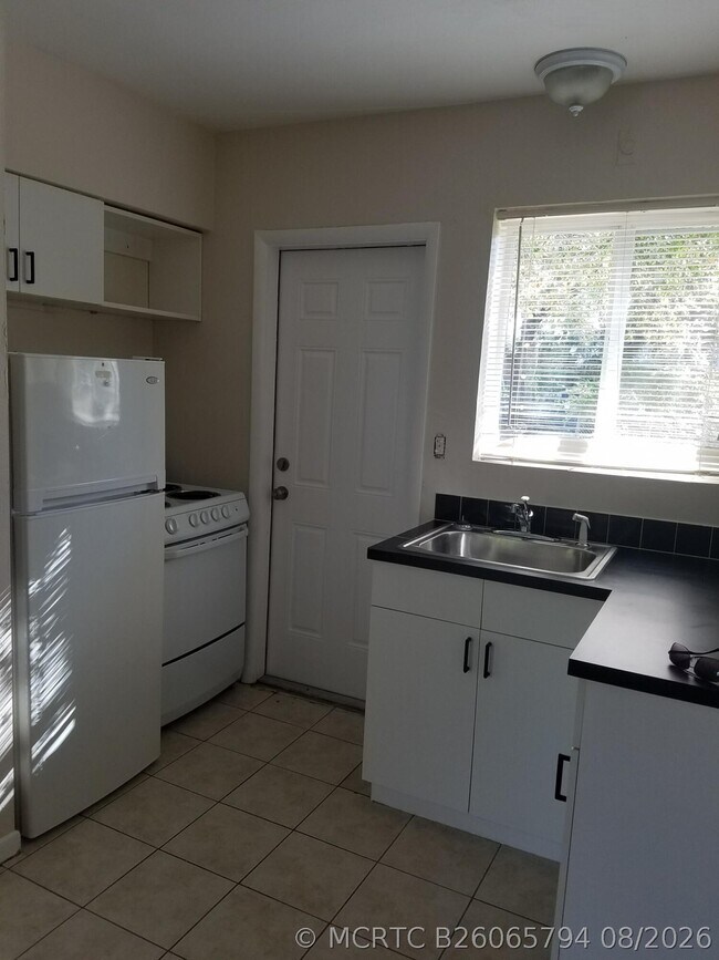 Photo - 300 SW 10th Ave
