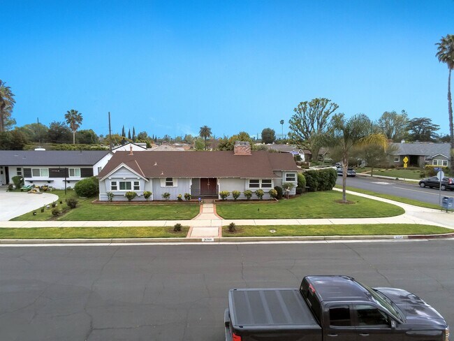 Photo - 16760 Tupper St