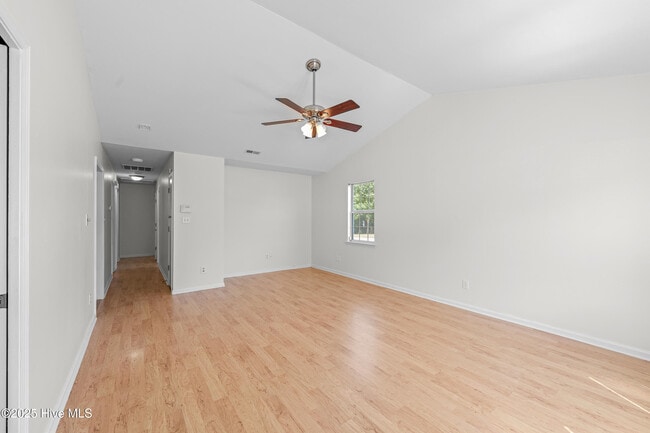 Photo - 314 Pebble Ln