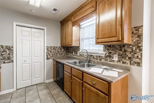 Photo - 123 Ann Bradley Dr