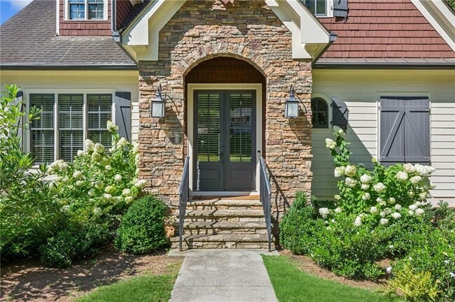 Photo - 1093 Country Ln NE