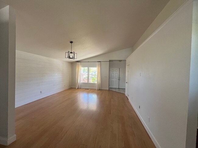 Photo - 705 Summer Cir