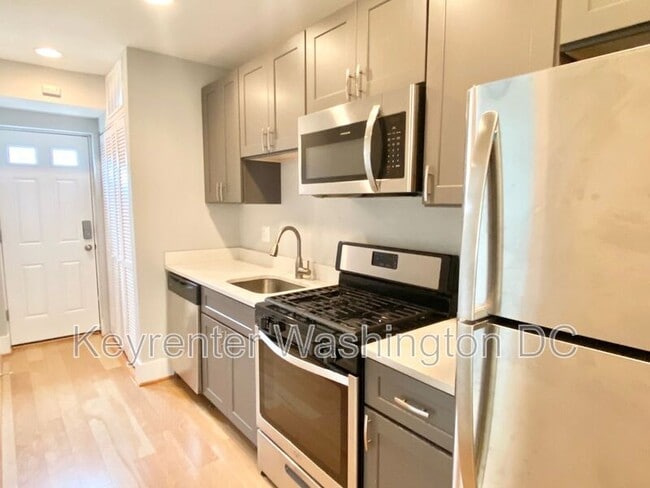 Building Photo - 1715 Montello Ave NE Unit NE 2