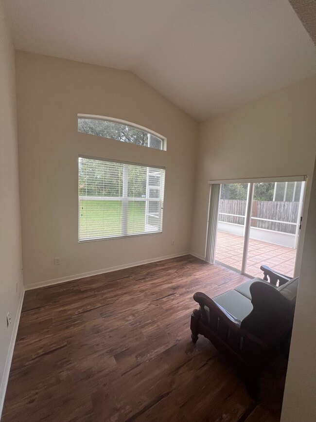 Photo - 23827 Hastings Way