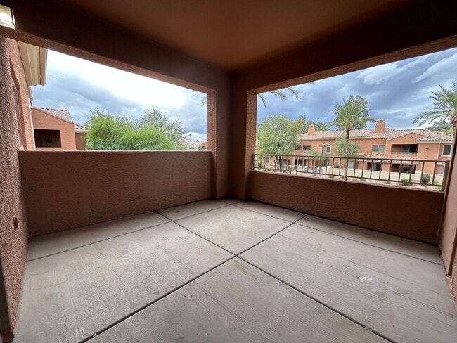 Photo - 955 E Knox Rd