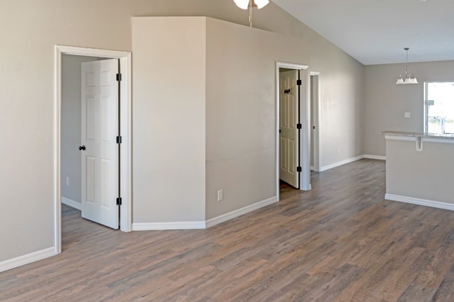 Photo - 1117 Peregrine St