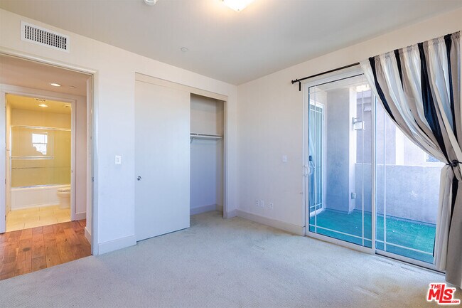 Photo - 848 Irolo St Unit 308