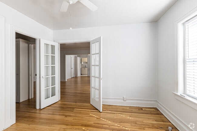 2BR, 1BR - 1300SF