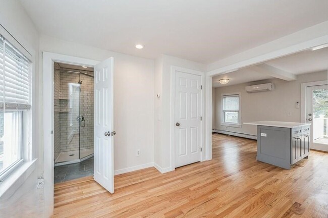 Photo - 63 Le Grande Ave