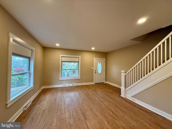 Photo - 415 Woodside Ave