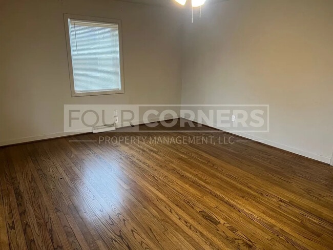 Room in Single Family Home on Beck St