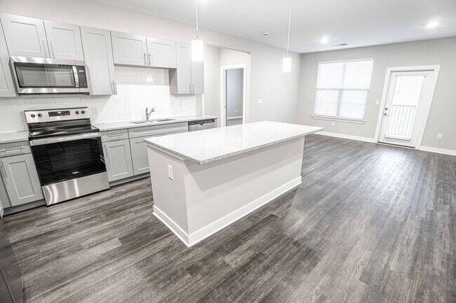 Photo - Founders Pointe Apartments