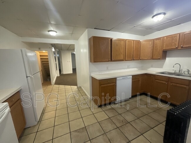 Photo - 266 W Jackson St