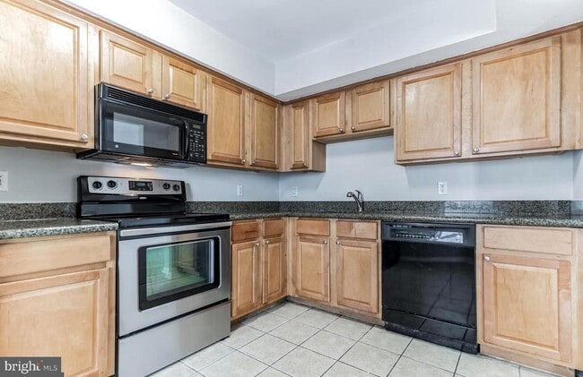 3179 Summit Square Dr Unit 2-E6