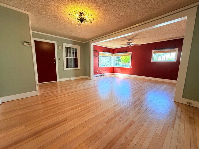 Photo - AVAILABLE NOW! Charming 3 Bed, 2 Bath Bungalow in Delridge!
