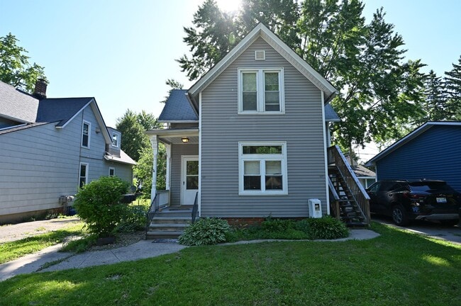 Building Photo - 69 Miller St Rental