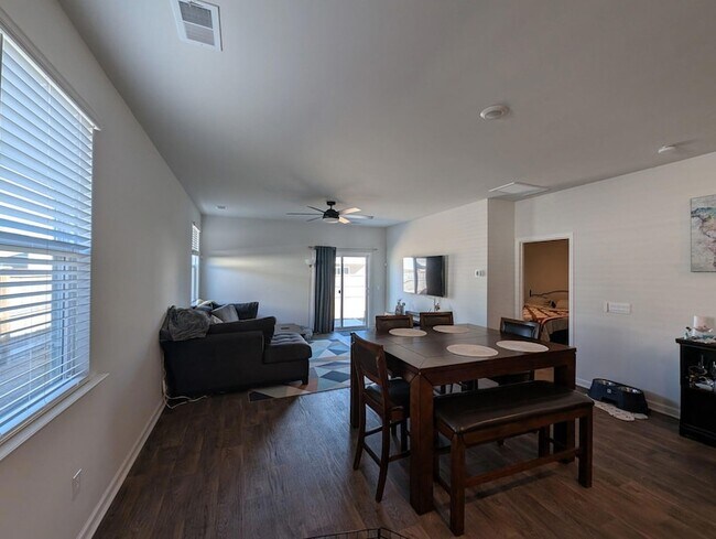 Photo - 938 Woodside Creek Ln