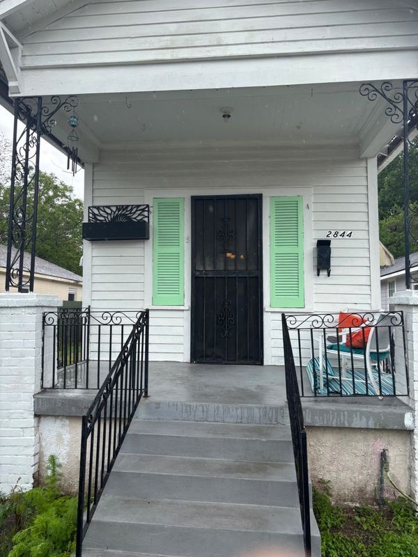 Building Photo - 2844 Hiawatha St