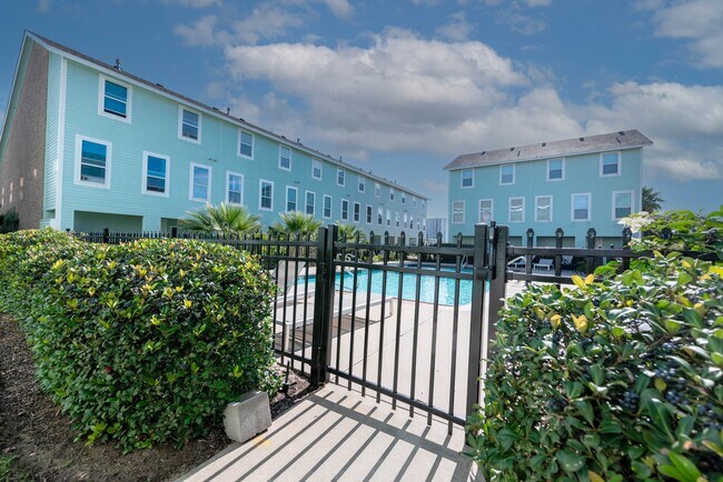 Photo - 3100 75th St