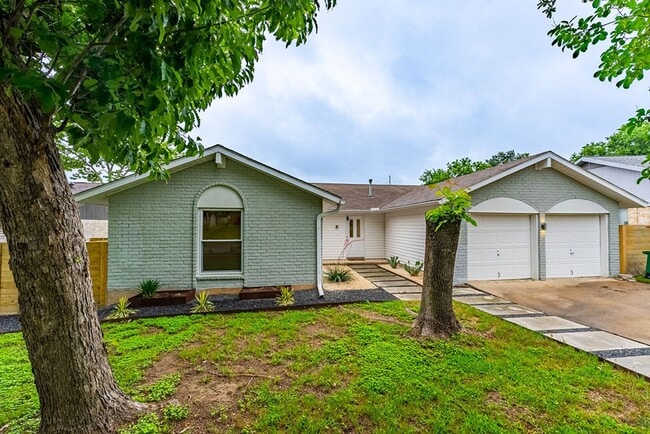Photo - South Austin Sanctuary: Elevated Living, Urban Comfort, Premier Location