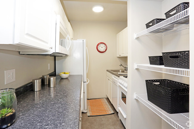 Kitchen - Turner Park Apartments