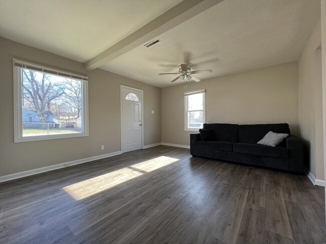 Photo - 4304 SE 8th St