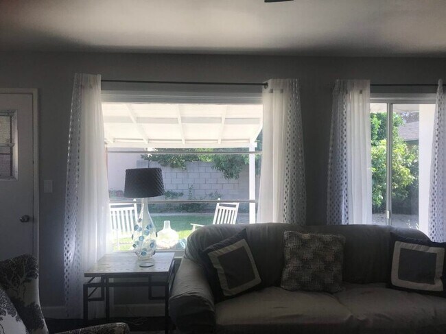 Photo - 1410 W 12th St
