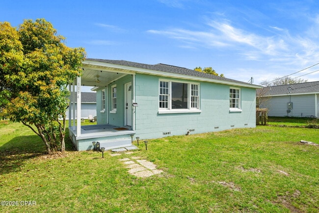 Photo - 1114 McKenzie Ave