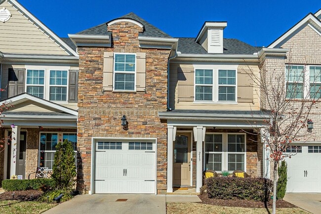 Building Photo - Beautiful 3 Bed, 2/1 Bath Mount Juliet Tow... Rental