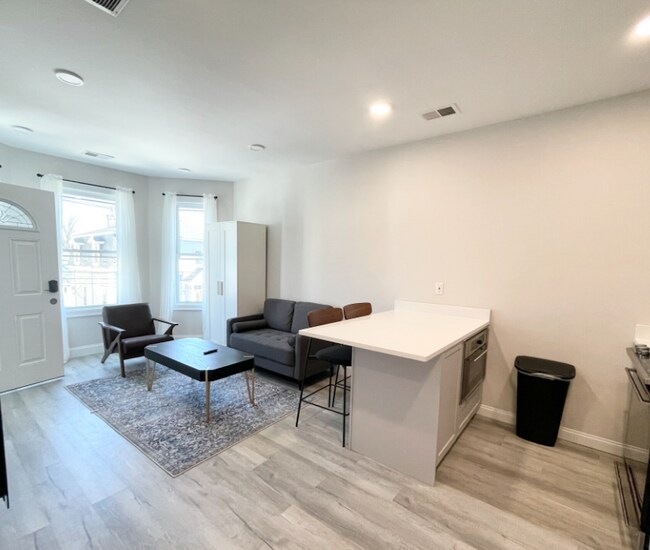 Photo - 23 Newport St Unit 2