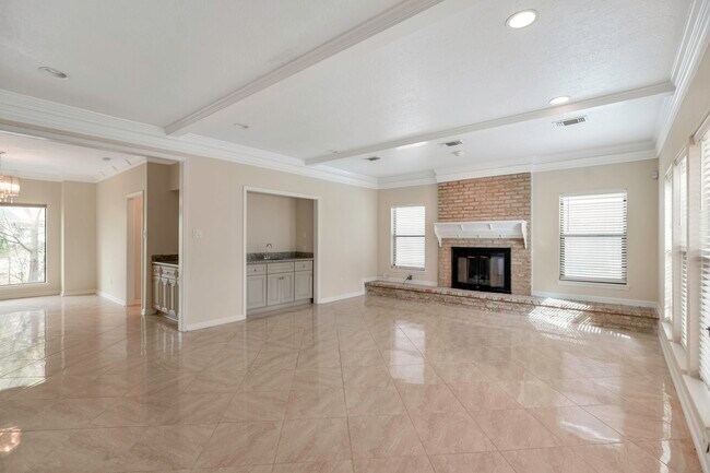 1126 Crossroads Dr