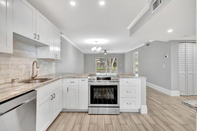 Photo - 2900 Fiore Way