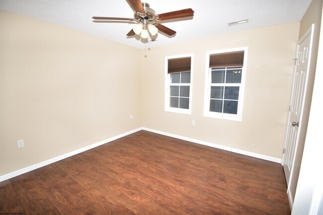 Photo - 427 Marlowe Cir