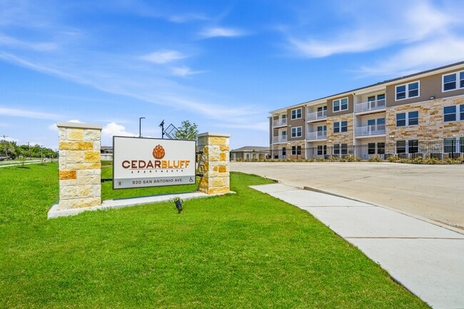 Photo - Cedar Bluff Apartments