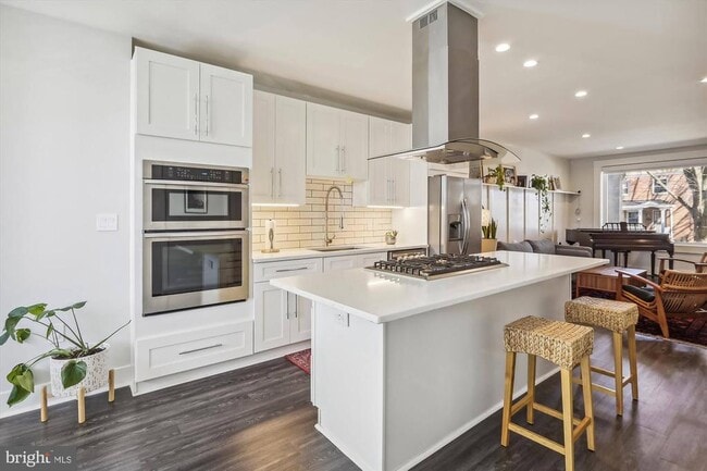 Photo - 416 Longfellow St NW