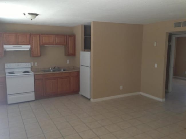 Photo - 235 N 93rd St