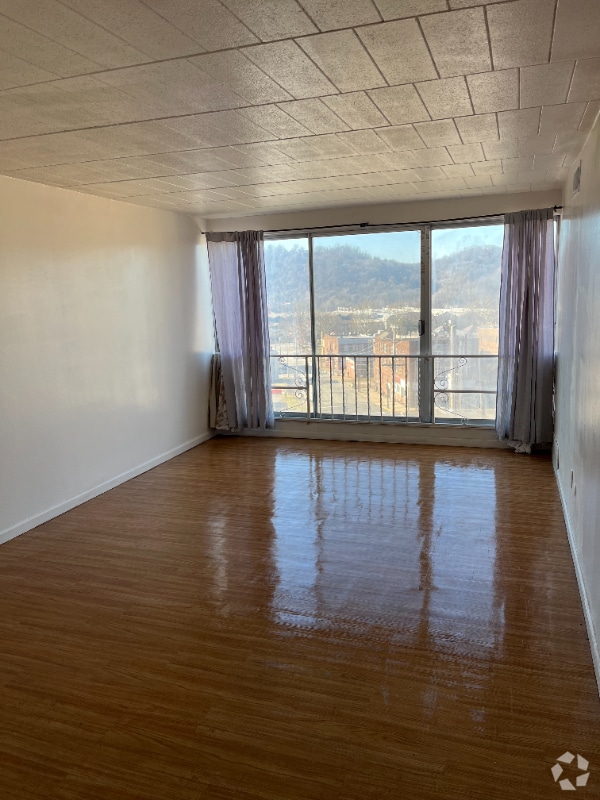 Building Photo - 508 4th St Rental
