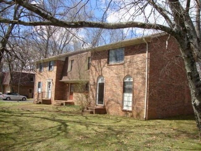 Photo - 1623 Huntington Dr