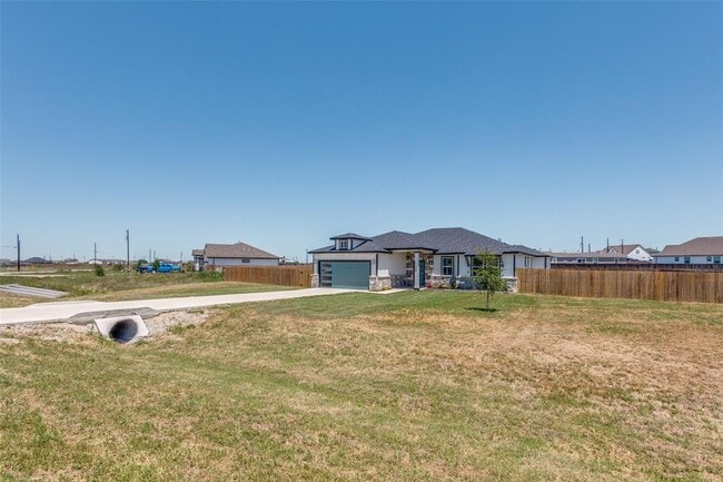 Photo - 207 Twin Creeks Cir House