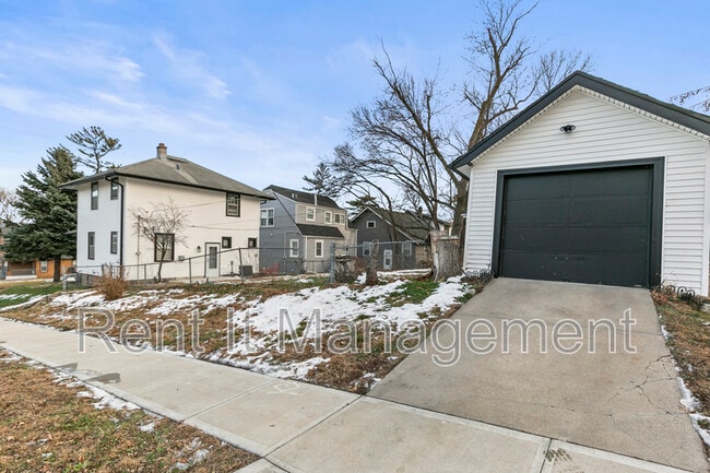 Photo - 3228 Fontenelle Blvd