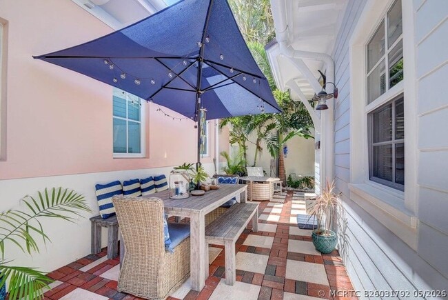 2225 S Ocean Blvd