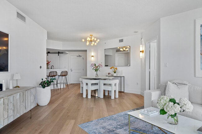 Building Photo - 347 N New River Dr E Unit 1203