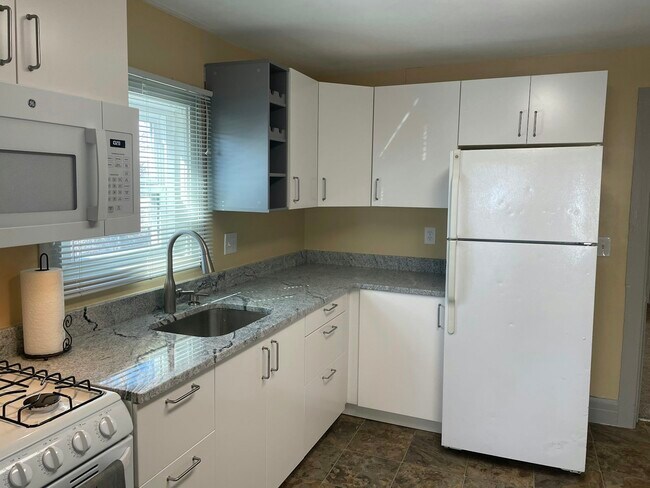 Photo - 624 Knox Ct Unit 1