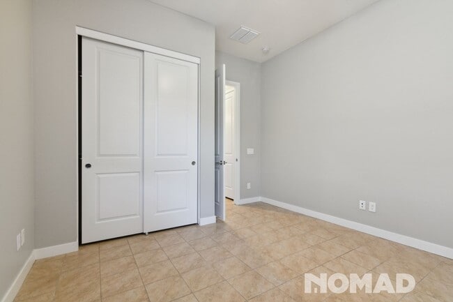 Photo - 955 E Paseo Way