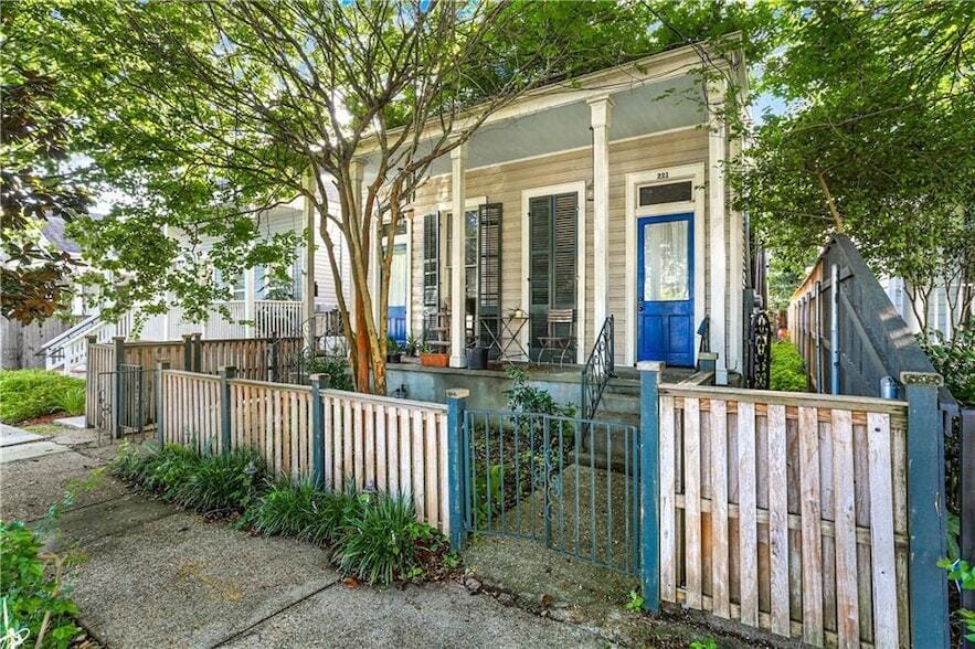 Photo - 221 Pine St